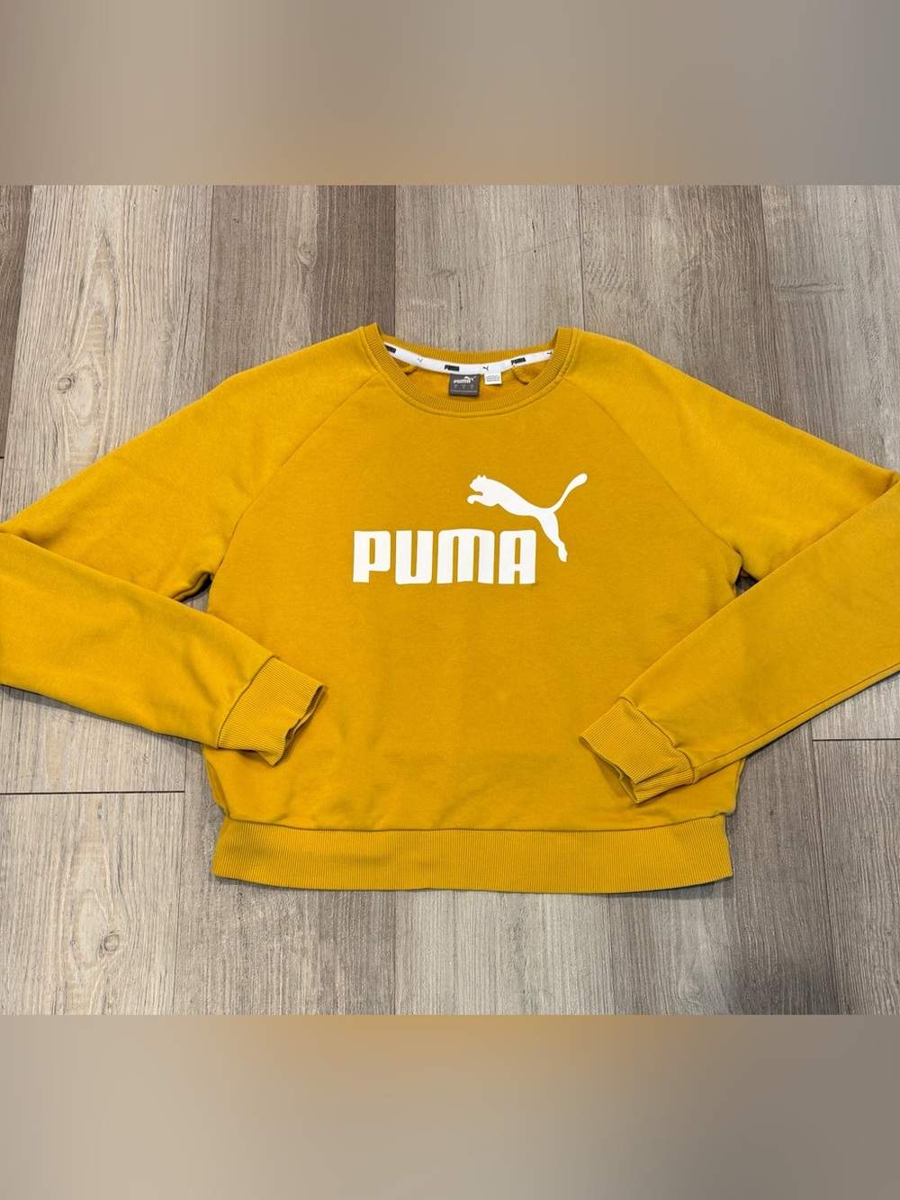 Puma women’s Yellow mustard Crewneck Sweatshirt cropped White Logo sz small s